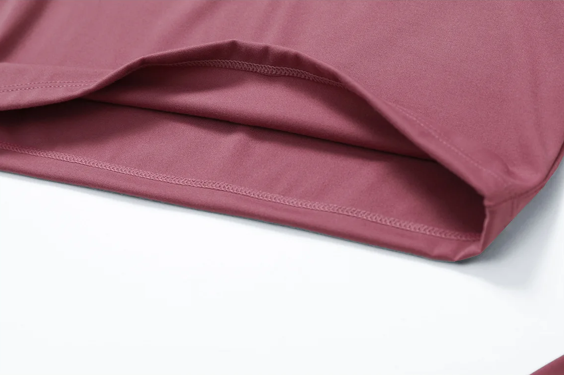 Essential Zip Crop